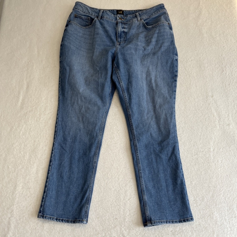 Lee Jeans Women's 18W Blue Med Wash Straight Leg Stretch Denim